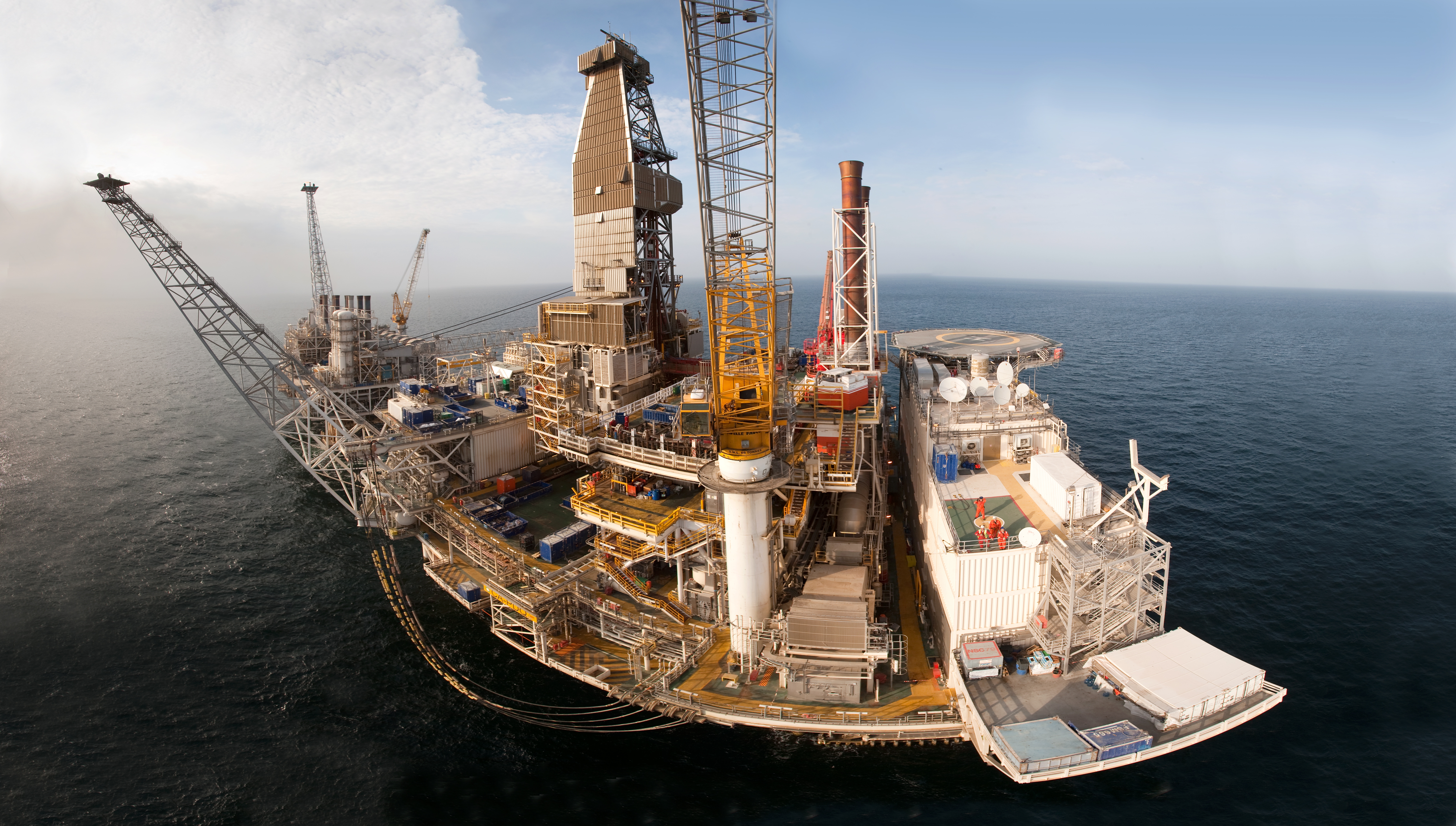 Central Azeri Patform, Caspian Sea, Photo: Stuart Conway/ BP
